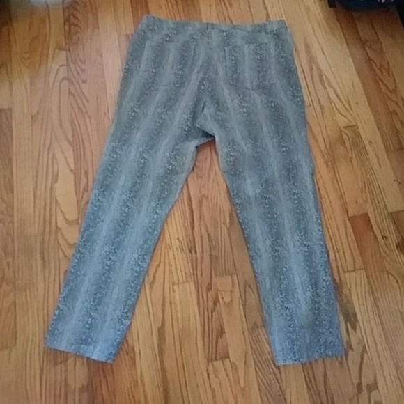 ❤Final Sale* reptile print Skinny Jeans size 18!! - Picture 3 of 4